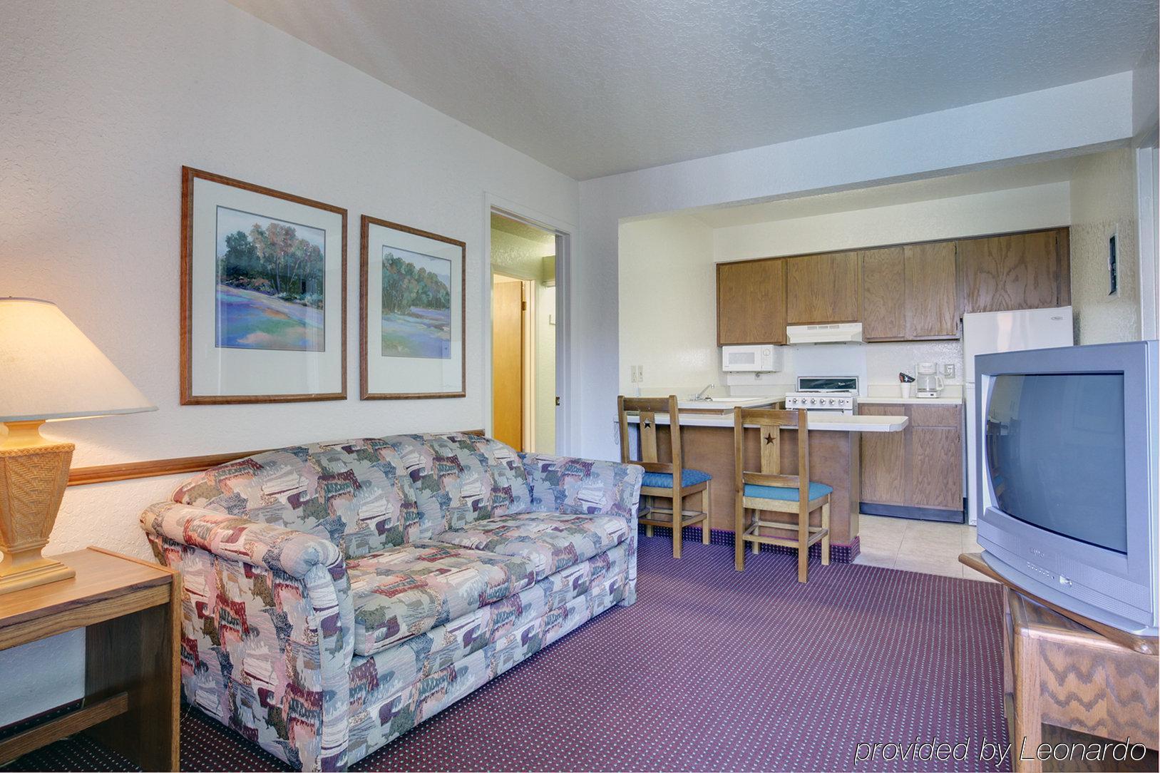 Amerihome Inn & Suites Houston Airport North Habitación foto