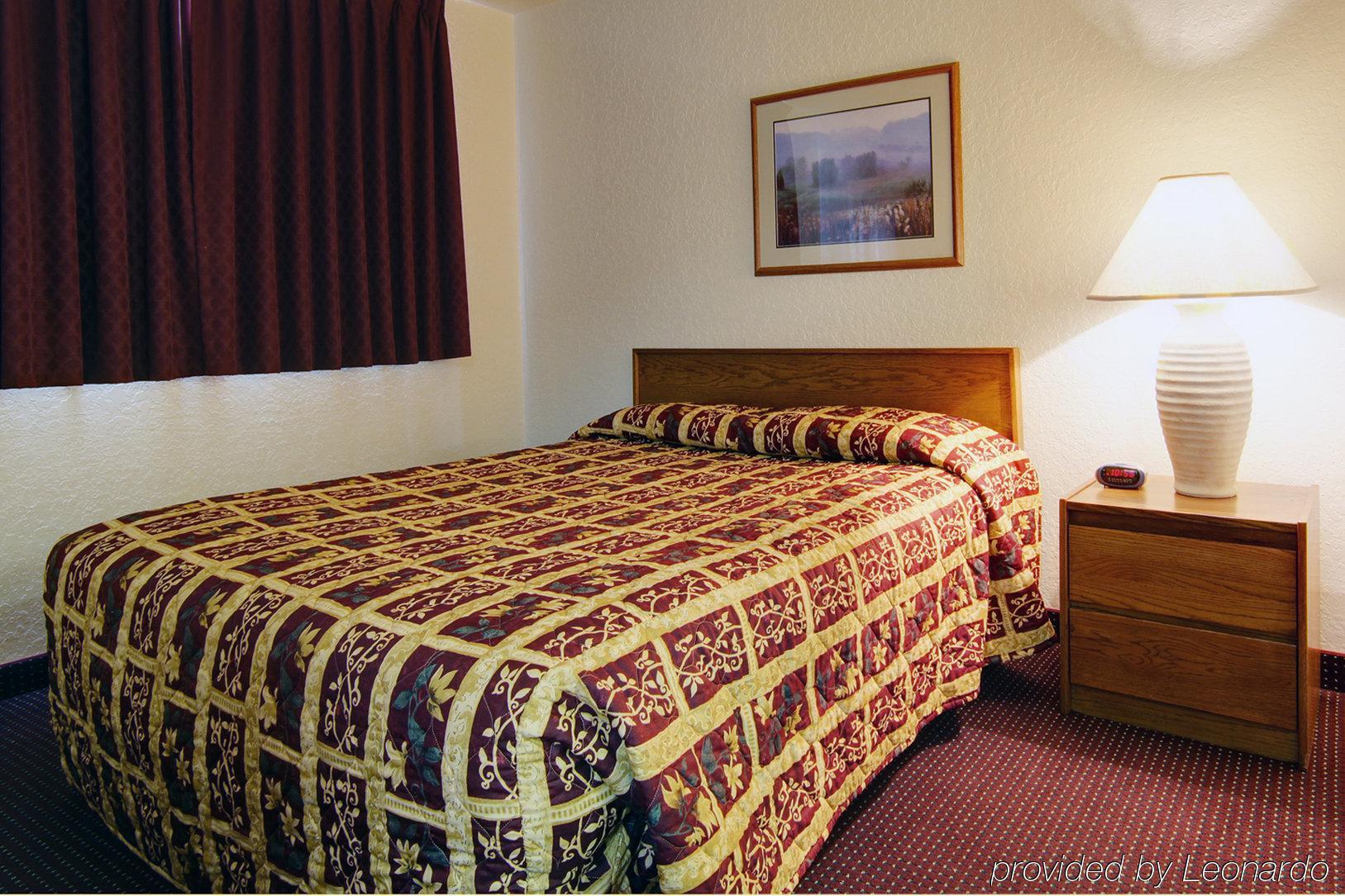Amerihome Inn & Suites Houston Airport North Habitación foto